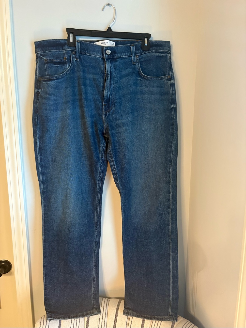 Men's Classic Straight Jeans in Dark Blue